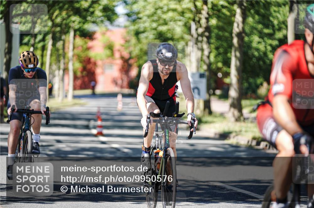 09.08.2026 - GEWOBA Citytriathlon Bremen Michael Burmester http://msf.ph/oto/9950576 09.08.2026 13:12:27 Radfahren 552, 636, 638, 744, 745, 758, 781, 816, 846, 861, 864, 895, 909, 911, 935, 981, 1015, 1019, 1111 meine-sportfotos.de