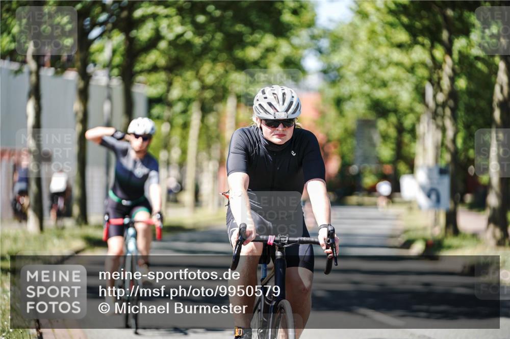 09.08.2026 - GEWOBA Citytriathlon Bremen Michael Burmester http://msf.ph/oto/9950579 09.08.2026 13:12:29 Radfahren 552, 636, 638, 744, 745, 758, 816, 846, 861, 864, 895, 909, 911, 935, 981, 1015, 1019, 1111 meine-sportfotos.de