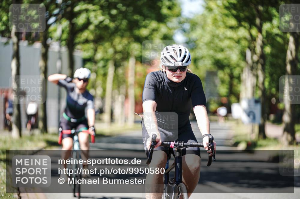 09.08.2026 - GEWOBA Citytriathlon Bremen Michael Burmester http://msf.ph/oto/9950580 09.08.2026 13:12:29 Radfahren 552, 636, 638, 744, 745, 758, 816, 846, 861, 864, 895, 909, 911, 935, 981, 1015, 1019, 1111 meine-sportfotos.de