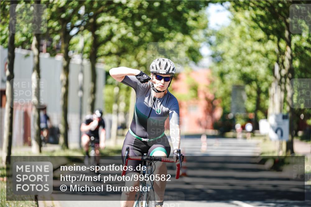 09.08.2026 - GEWOBA Citytriathlon Bremen Michael Burmester http://msf.ph/oto/9950582 09.08.2026 13:12:29 Radfahren 552, 636, 638, 744, 745, 758, 816, 846, 861, 864, 895, 909, 911, 935, 981, 1015, 1019, 1111 meine-sportfotos.de