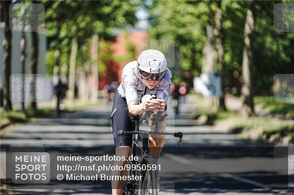 09.08.2026 - GEWOBA Citytriathlon Bremen Michael Burmester http://msf.ph/oto/9950591 09.08.2026 13:12:45 Radfahren 804, 960, 1111, 1142 meine-sportfotos.de