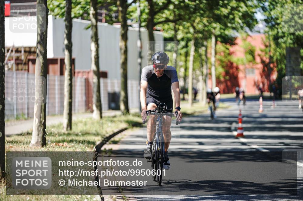 09.08.2026 - GEWOBA Citytriathlon Bremen Michael Burmester http://msf.ph/oto/9950601 09.08.2026 13:13:16 Radfahren 839, 921, 982 meine-sportfotos.de
