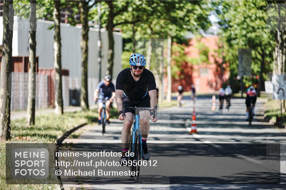 09.08.2026 - GEWOBA Citytriathlon Bremen Michael Burmester http://msf.ph/oto/9950612 09.08.2026 13:13:38 Radfahren 568, 759, 871, 1156 meine-sportfotos.de