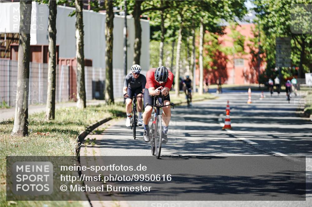 09.08.2026 - GEWOBA Citytriathlon Bremen Michael Burmester http://msf.ph/oto/9950616 09.08.2026 13:13:42 Radfahren 568, 759, 763, 871, 1156 meine-sportfotos.de