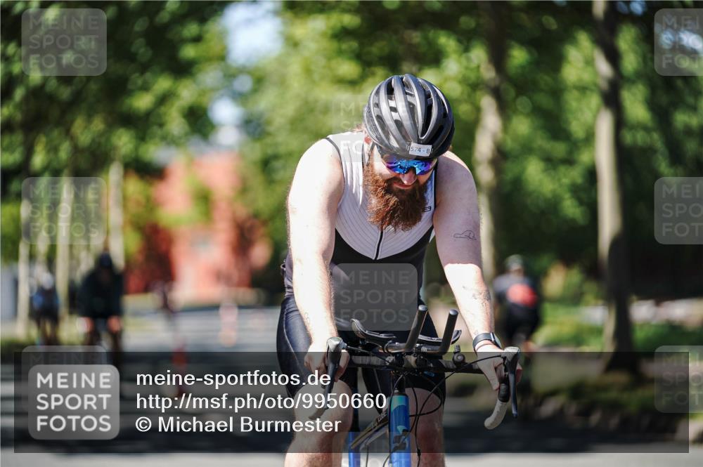 09.08.2026 - GEWOBA Citytriathlon Bremen Michael Burmester http://msf.ph/oto/9950660 09.08.2026 13:14:57 Radfahren 574, 653, 896, 948, 1017 meine-sportfotos.de