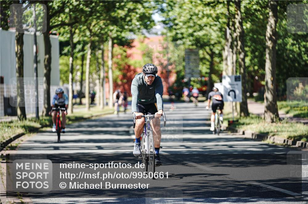 09.08.2026 - GEWOBA Citytriathlon Bremen Michael Burmester http://msf.ph/oto/9950661 09.08.2026 13:14:58 Radfahren 565, 574, 653, 896, 948, 1017 meine-sportfotos.de