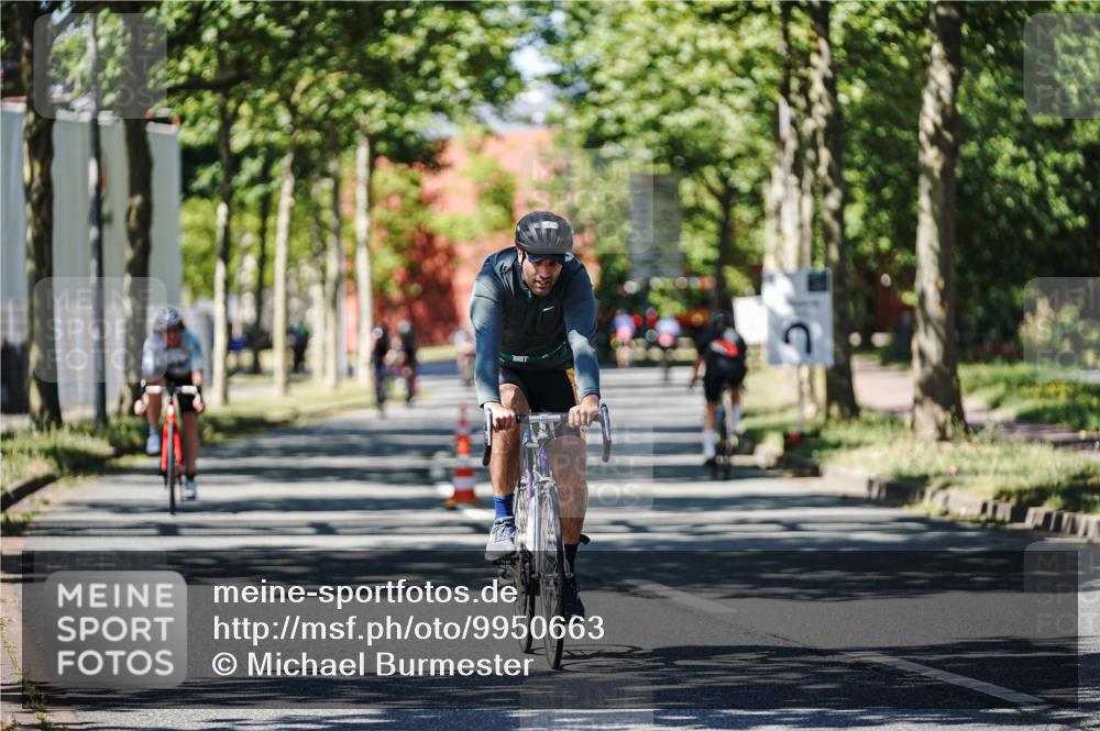 09.08.2026 - GEWOBA Citytriathlon Bremen Michael Burmester http://msf.ph/oto/9950663 09.08.2026 13:14:58 Radfahren 565, 574, 653, 896, 948, 1017 meine-sportfotos.de