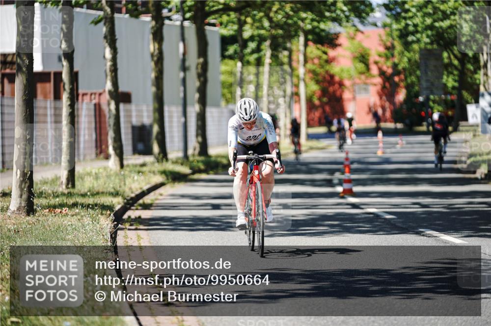 09.08.2026 - GEWOBA Citytriathlon Bremen Michael Burmester http://msf.ph/oto/9950664 09.08.2026 13:15:00 Radfahren 565, 574, 653, 948, 1017 meine-sportfotos.de