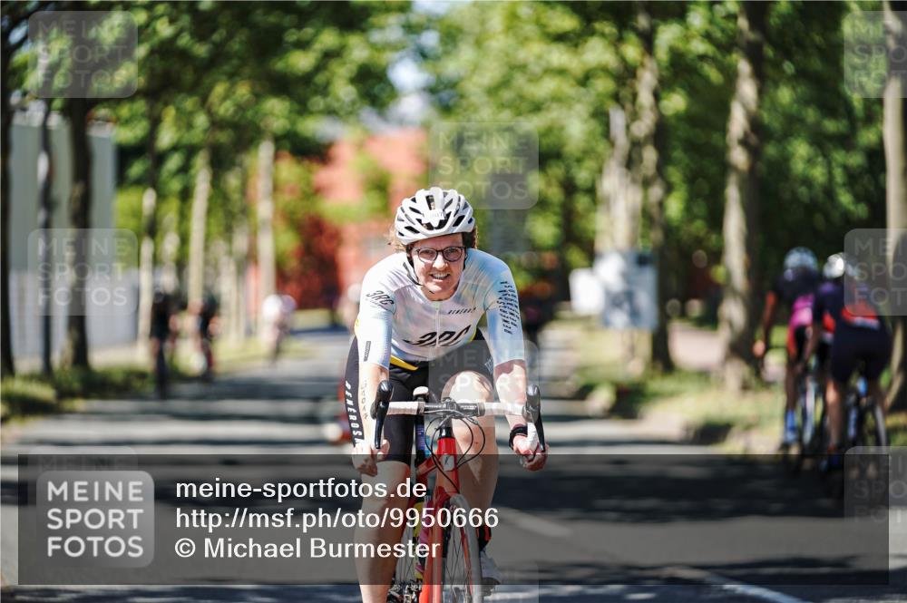 09.08.2026 - GEWOBA Citytriathlon Bremen Michael Burmester http://msf.ph/oto/9950666 09.08.2026 13:15:01 Radfahren 565, 574, 653, 948, 1017 meine-sportfotos.de