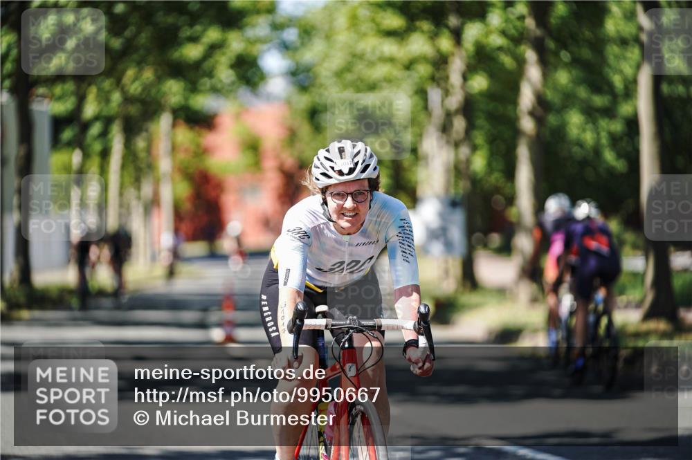 09.08.2026 - GEWOBA Citytriathlon Bremen Michael Burmester http://msf.ph/oto/9950667 09.08.2026 13:15:01 Radfahren 565, 574, 653, 948, 1017 meine-sportfotos.de
