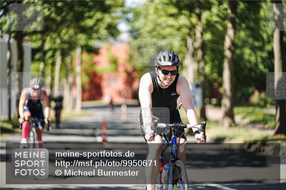 09.08.2026 - GEWOBA Citytriathlon Bremen Michael Burmester http://msf.ph/oto/9950671 09.08.2026 13:15:06 Radfahren 565, 653, 762, 948, 1017, 1136 meine-sportfotos.de