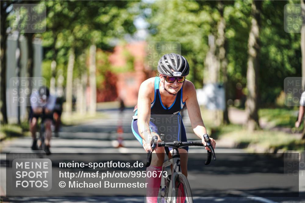09.08.2026 - GEWOBA Citytriathlon Bremen Michael Burmester http://msf.ph/oto/9950673 09.08.2026 13:15:07 Radfahren 565, 653, 762, 948, 1017, 1126, 1136 meine-sportfotos.de