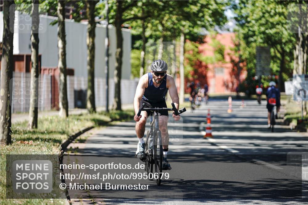 09.08.2026 - GEWOBA Citytriathlon Bremen Michael Burmester http://msf.ph/oto/9950679 09.08.2026 13:15:16 Radfahren 565, 762, 834, 948, 1126, 1136 meine-sportfotos.de