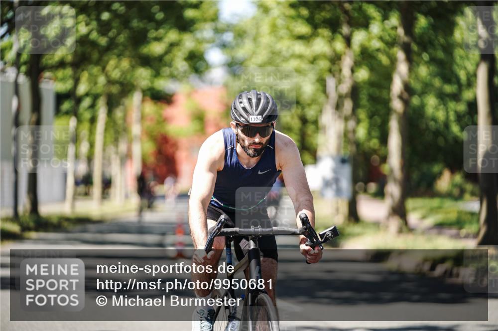 09.08.2026 - GEWOBA Citytriathlon Bremen Michael Burmester http://msf.ph/oto/9950681 09.08.2026 13:15:17 Radfahren 565, 762, 834, 918, 948, 1113, 1126, 1136 meine-sportfotos.de