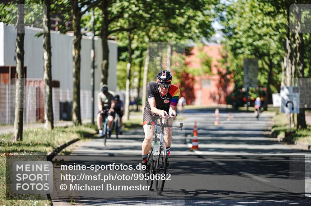 09.08.2026 - GEWOBA Citytriathlon Bremen Michael Burmester http://msf.ph/oto/9950682 09.08.2026 13:15:23 Radfahren 673, 727, 834, 918, 1113, 1126, 1136 meine-sportfotos.de