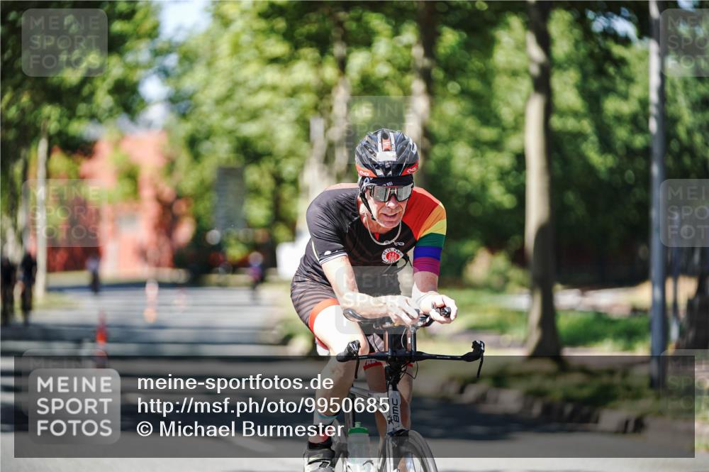 09.08.2026 - GEWOBA Citytriathlon Bremen Michael Burmester http://msf.ph/oto/9950685 09.08.2026 13:15:24 Radfahren 673, 727, 834, 918, 1113, 1126, 1136 meine-sportfotos.de