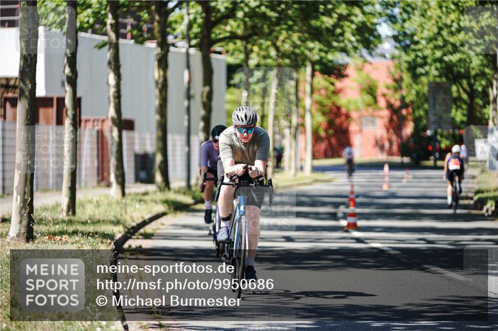 09.08.2026 - GEWOBA Citytriathlon Bremen Michael Burmester http://msf.ph/oto/9950686 09.08.2026 13:15:26 Radfahren 673, 727, 834, 918, 1113, 1126 meine-sportfotos.de