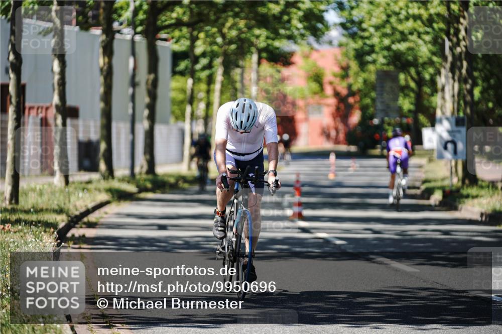 09.08.2026 - GEWOBA Citytriathlon Bremen Michael Burmester http://msf.ph/oto/9950696 09.08.2026 13:15:35 Radfahren 673, 727, 844, 888, 918, 1113 meine-sportfotos.de