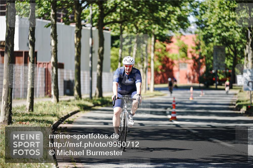 09.08.2026 - GEWOBA Citytriathlon Bremen Michael Burmester http://msf.ph/oto/9950712 09.08.2026 13:16:00 Radfahren 637, 838, 919 meine-sportfotos.de