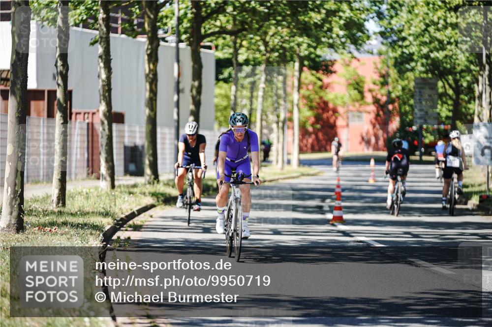 09.08.2026 - GEWOBA Citytriathlon Bremen Michael Burmester http://msf.ph/oto/9950719 09.08.2026 13:16:22 Radfahren 733, 886, 976 meine-sportfotos.de
