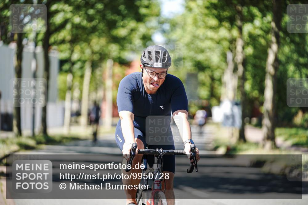09.08.2026 - GEWOBA Citytriathlon Bremen Michael Burmester http://msf.ph/oto/9950728 09.08.2026 13:16:27 Radfahren 733, 780, 886, 976, 998 meine-sportfotos.de