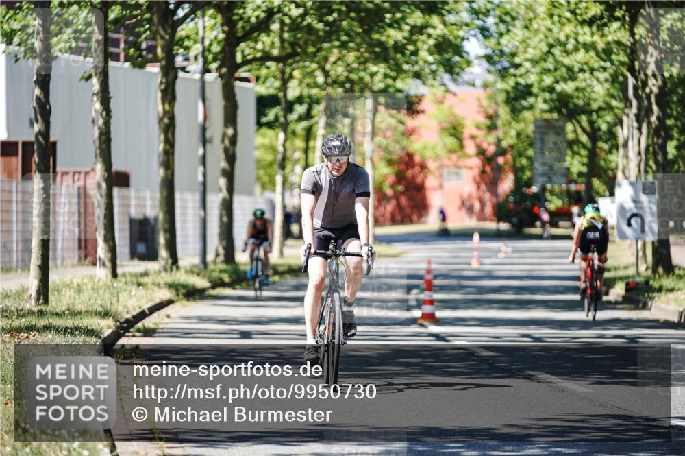09.08.2026 - GEWOBA Citytriathlon Bremen Michael Burmester http://msf.ph/oto/9950730 09.08.2026 13:16:32 Radfahren 733, 780, 886, 976, 998 meine-sportfotos.de