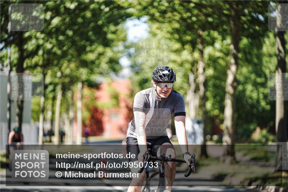 09.08.2026 - GEWOBA Citytriathlon Bremen Michael Burmester http://msf.ph/oto/9950733 09.08.2026 13:16:34 Radfahren 733, 780, 886, 976, 998 meine-sportfotos.de