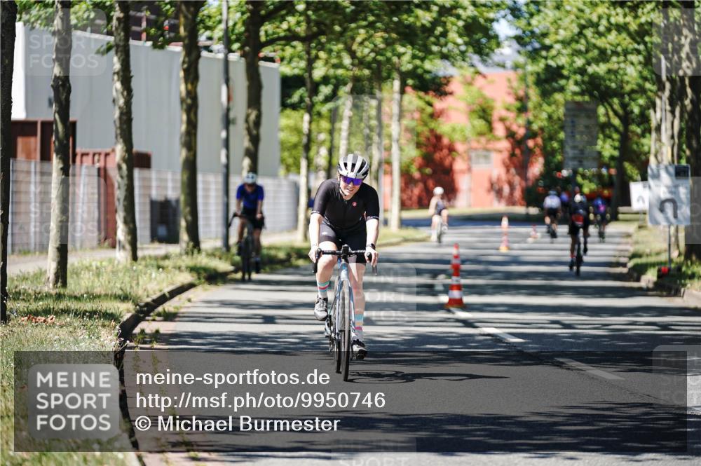 09.08.2026 - GEWOBA Citytriathlon Bremen Michael Burmester http://msf.ph/oto/9950746 09.08.2026 13:17:03 Radfahren 564, 603, 942, 1101 meine-sportfotos.de