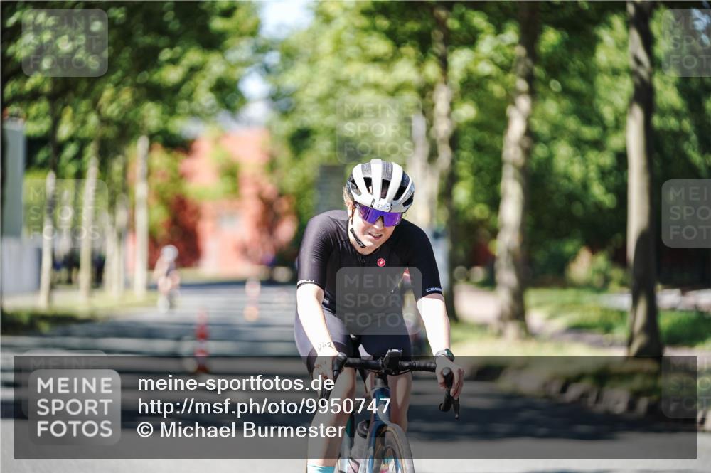 09.08.2026 - GEWOBA Citytriathlon Bremen Michael Burmester http://msf.ph/oto/9950747 09.08.2026 13:17:04 Radfahren 564, 603, 942, 1101 meine-sportfotos.de