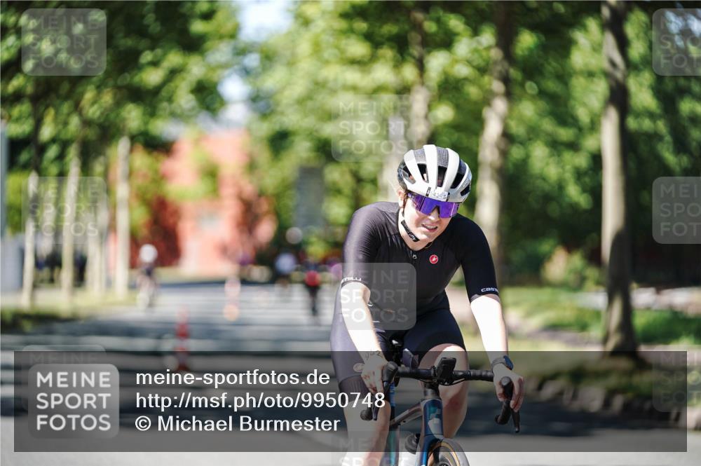 09.08.2026 - GEWOBA Citytriathlon Bremen Michael Burmester http://msf.ph/oto/9950748 09.08.2026 13:17:04 Radfahren 564, 603, 942, 1101 meine-sportfotos.de