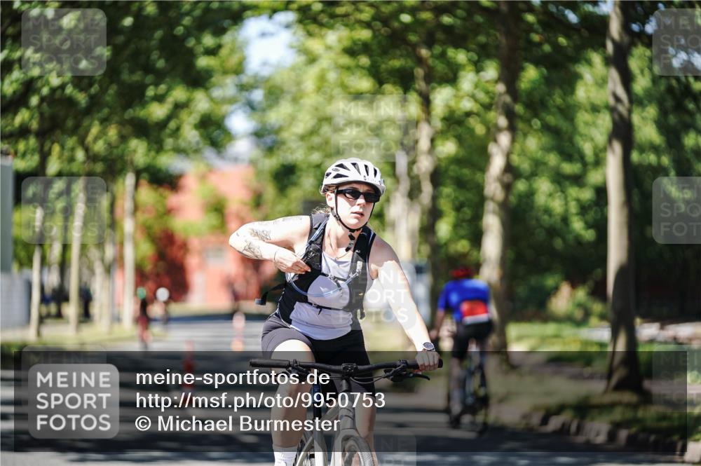 09.08.2026 - GEWOBA Citytriathlon Bremen Michael Burmester http://msf.ph/oto/9950753 09.08.2026 13:17:15 Radfahren 942, 1101, 1109 meine-sportfotos.de