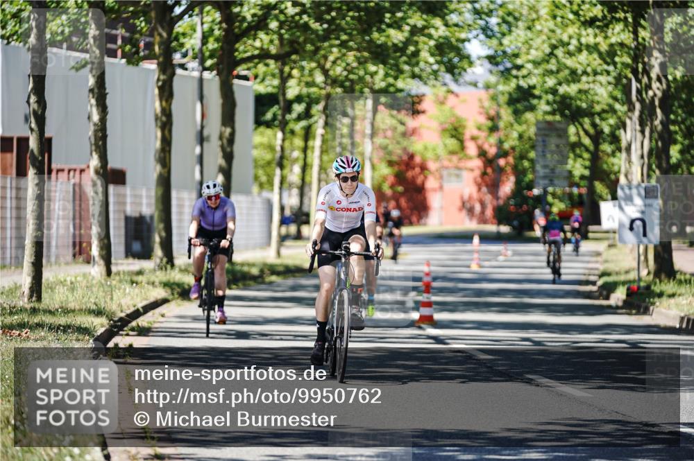 09.08.2026 - GEWOBA Citytriathlon Bremen Michael Burmester http://msf.ph/oto/9950762 09.08.2026 13:17:39 Radfahren 930, 968, 1003, 1132 meine-sportfotos.de