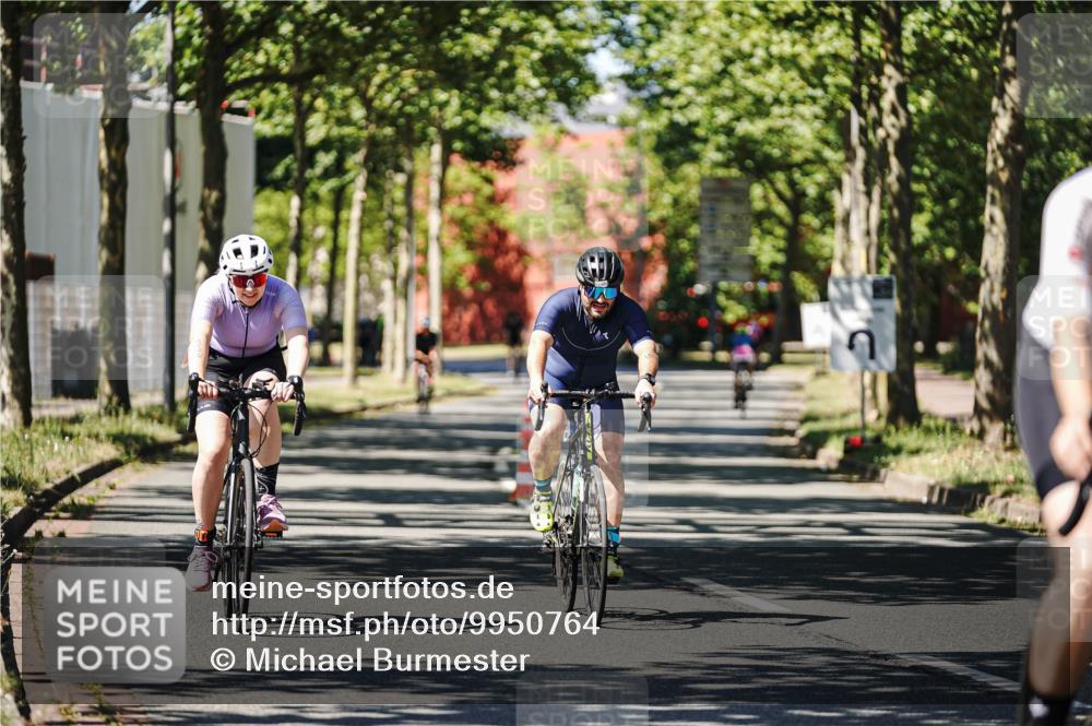 09.08.2026 - GEWOBA Citytriathlon Bremen Michael Burmester http://msf.ph/oto/9950764 09.08.2026 13:17:40 Radfahren 930, 968, 1003, 1132 meine-sportfotos.de