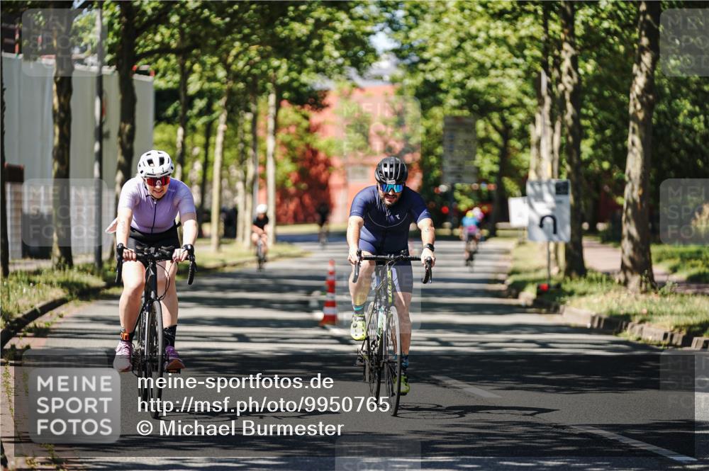 09.08.2026 - GEWOBA Citytriathlon Bremen Michael Burmester http://msf.ph/oto/9950765 09.08.2026 13:17:40 Radfahren 930, 968, 1003, 1132 meine-sportfotos.de