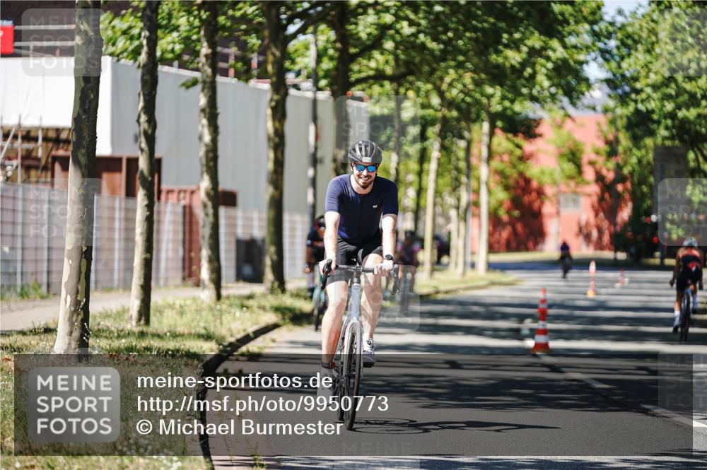 09.08.2026 - GEWOBA Citytriathlon Bremen Michael Burmester http://msf.ph/oto/9950773 09.08.2026 13:17:52 Radfahren 625, 796, 876, 968, 1003, 1154 meine-sportfotos.de