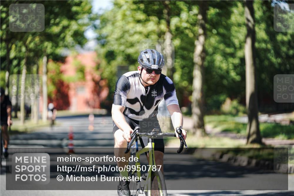 09.08.2026 - GEWOBA Citytriathlon Bremen Michael Burmester http://msf.ph/oto/9950787 09.08.2026 13:18:10 Radfahren 627, 798, 876, 953, 989 meine-sportfotos.de