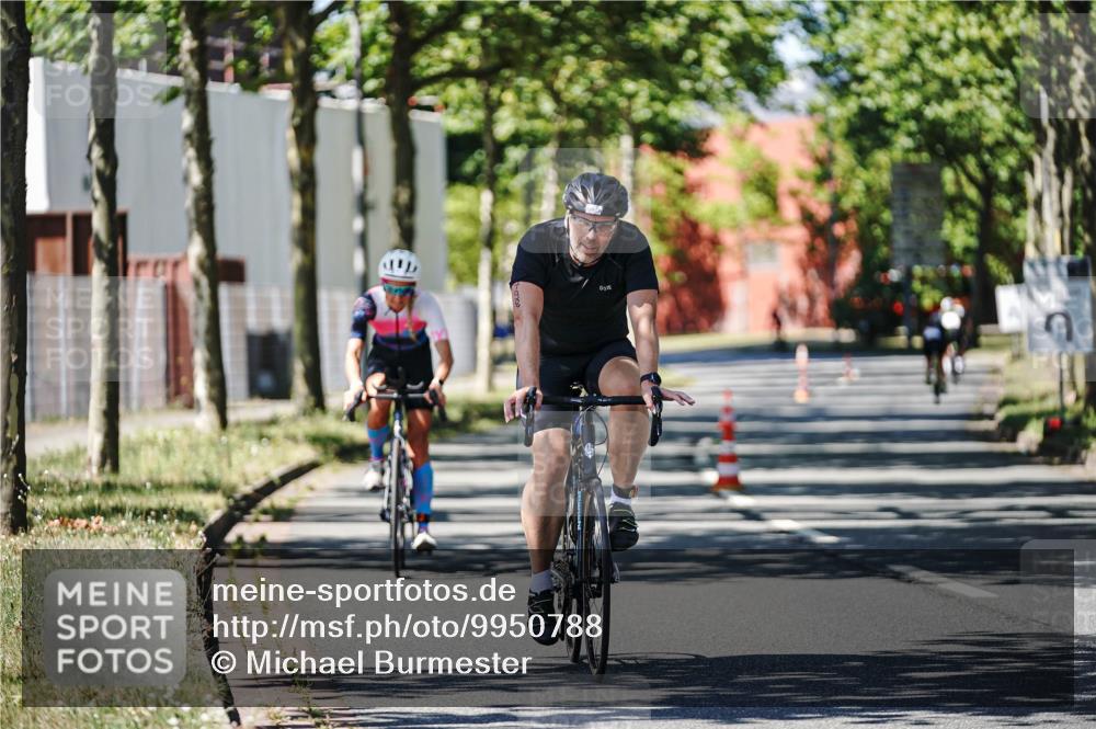 09.08.2026 - GEWOBA Citytriathlon Bremen Michael Burmester http://msf.ph/oto/9950788 09.08.2026 13:18:11 Radfahren 627, 798, 876, 953, 989, 1010 meine-sportfotos.de