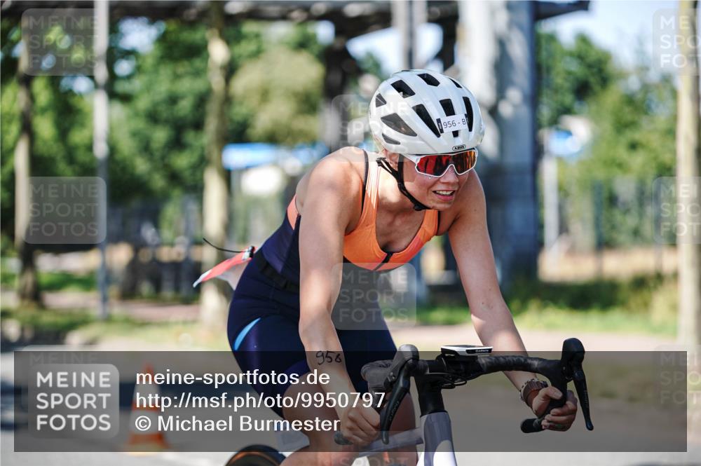 09.08.2026 - GEWOBA Citytriathlon Bremen Michael Burmester http://msf.ph/oto/9950797 09.08.2026 13:18:37 Radfahren 800, 956 meine-sportfotos.de
