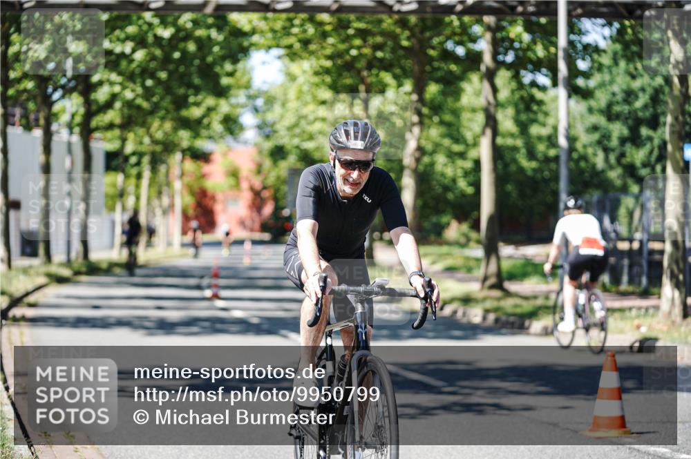 09.08.2026 - GEWOBA Citytriathlon Bremen Michael Burmester http://msf.ph/oto/9950799 09.08.2026 13:18:42 Radfahren 800, 956, 1115, 1159 meine-sportfotos.de