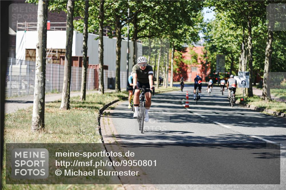 09.08.2026 - GEWOBA Citytriathlon Bremen Michael Burmester http://msf.ph/oto/9950801 09.08.2026 13:18:50 Radfahren 800, 1104, 1115, 1159 meine-sportfotos.de