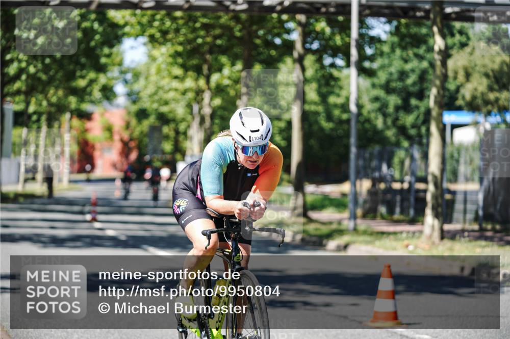 09.08.2026 - GEWOBA Citytriathlon Bremen Michael Burmester http://msf.ph/oto/9950804 09.08.2026 13:18:52 Radfahren 626, 800, 1104, 1115, 1159 meine-sportfotos.de