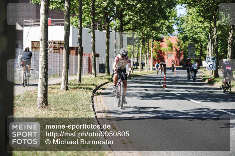 09.08.2026 - GEWOBA Citytriathlon Bremen Michael Burmester http://msf.ph/oto/9950805 09.08.2026 13:18:58 Radfahren 626, 797, 870, 1104, 1115, 1123, 1159 meine-sportfotos.de