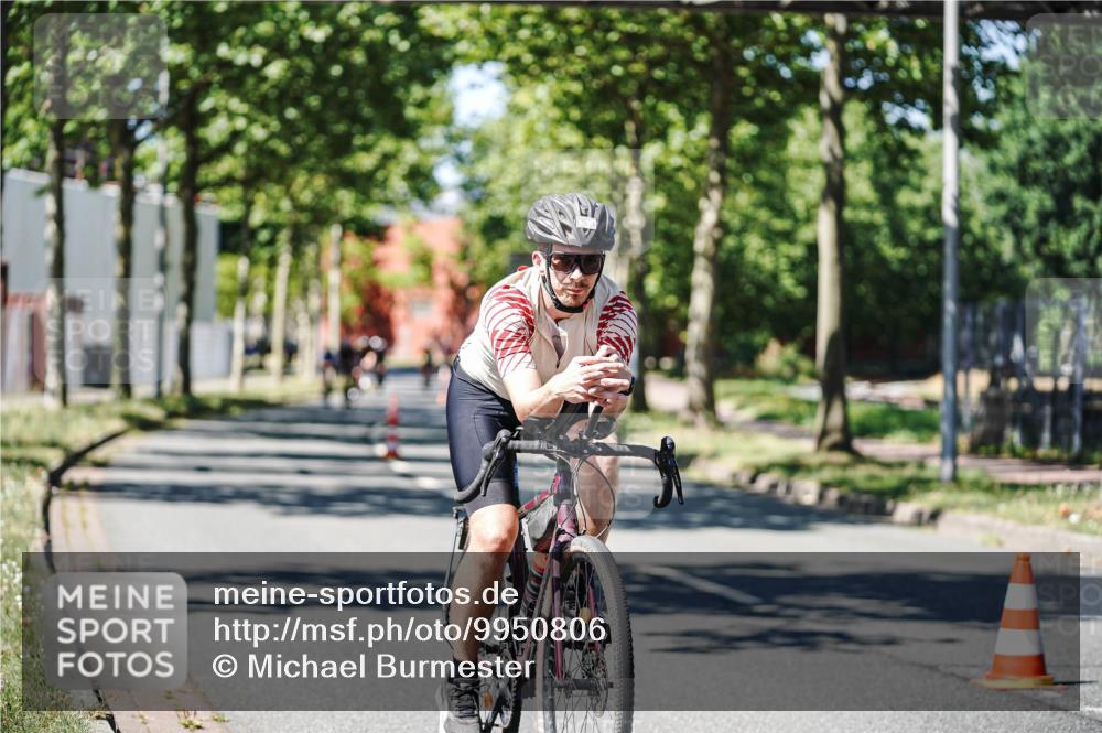 09.08.2026 - GEWOBA Citytriathlon Bremen Michael Burmester http://msf.ph/oto/9950806 09.08.2026 13:18:59 Radfahren 626, 797, 870, 1104, 1115, 1123, 1159 meine-sportfotos.de