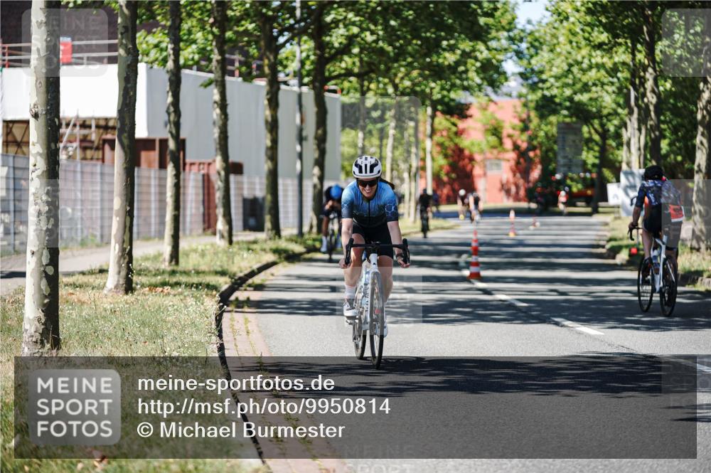 09.08.2026 - GEWOBA Citytriathlon Bremen Michael Burmester http://msf.ph/oto/9950814 09.08.2026 13:19:30 Radfahren 693, 813, 944 meine-sportfotos.de