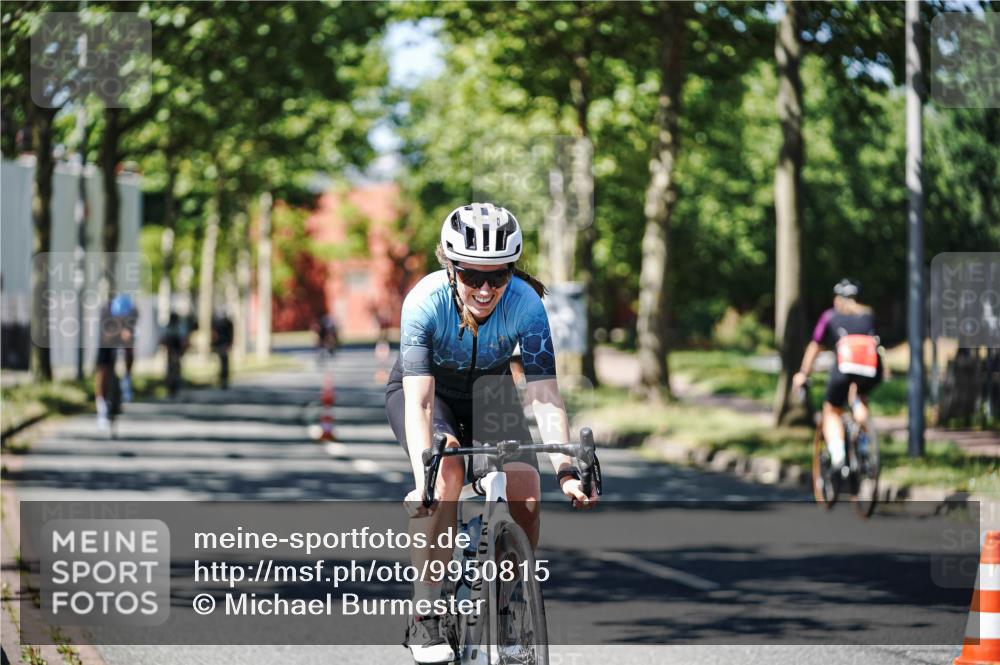09.08.2026 - GEWOBA Citytriathlon Bremen Michael Burmester http://msf.ph/oto/9950815 09.08.2026 13:19:31 Radfahren 693, 813, 944 meine-sportfotos.de