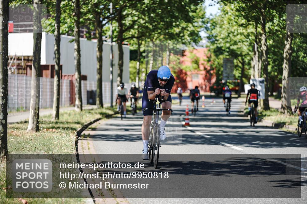 09.08.2026 - GEWOBA Citytriathlon Bremen Michael Burmester http://msf.ph/oto/9950818 09.08.2026 13:19:33 Radfahren 693, 785, 813, 944, 1107 meine-sportfotos.de