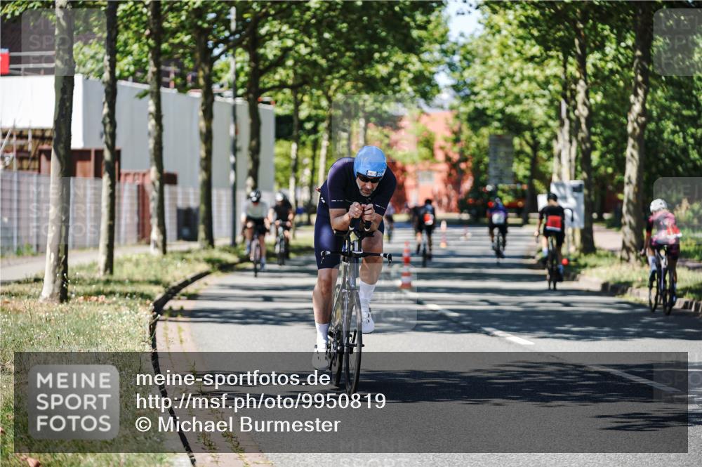 09.08.2026 - GEWOBA Citytriathlon Bremen Michael Burmester http://msf.ph/oto/9950819 09.08.2026 13:19:33 Radfahren 693, 785, 813, 944, 1107 meine-sportfotos.de