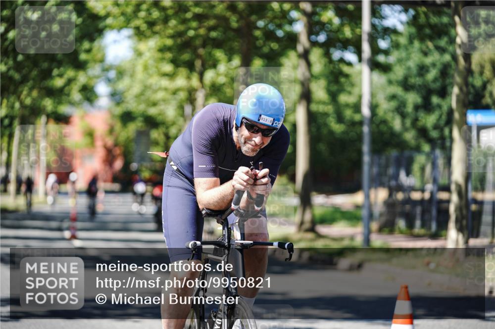 09.08.2026 - GEWOBA Citytriathlon Bremen Michael Burmester http://msf.ph/oto/9950821 09.08.2026 13:19:33 Radfahren 693, 785, 813, 944, 1107 meine-sportfotos.de