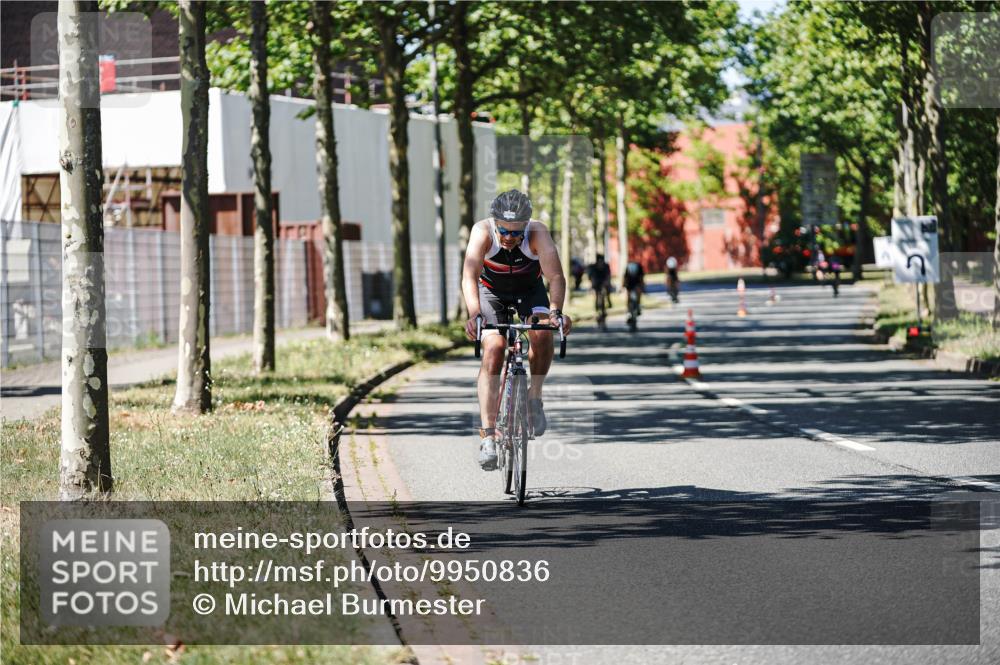 09.08.2026 - GEWOBA Citytriathlon Bremen Michael Burmester http://msf.ph/oto/9950836 09.08.2026 13:19:56 Radfahren 656, 817, 923, 940, 1014 meine-sportfotos.de