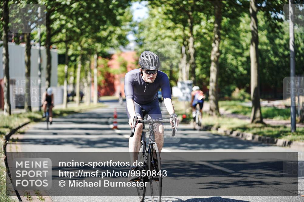 09.08.2026 - GEWOBA Citytriathlon Bremen Michael Burmester http://msf.ph/oto/9950843 09.08.2026 13:20:03 Radfahren 656, 817, 923, 940 meine-sportfotos.de
